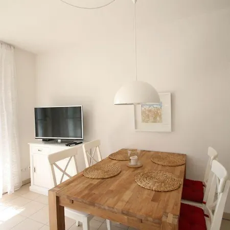 Gesine App 01 - Strandkorb * ניינהאגן